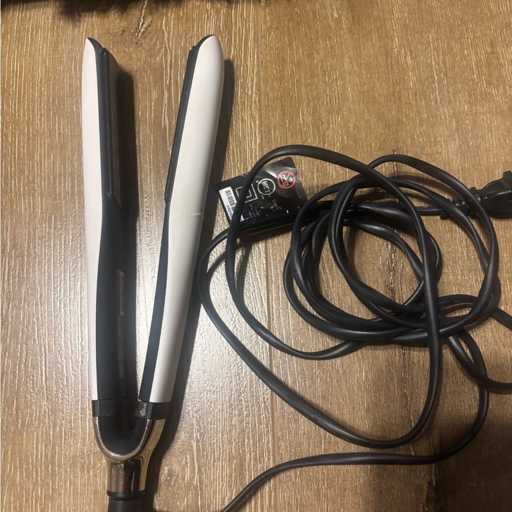 ghd Platinum+ Styler in Elegant White - Picture 5 of 5